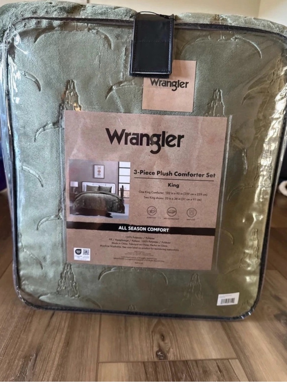 Wrangler Plush Comforter Set in Sage Green